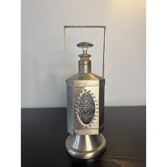 The Unbranded Brand Other - Vintage Musical Decanter Lantern Style plays‎ 'How Dry I am' When Lifted Works!